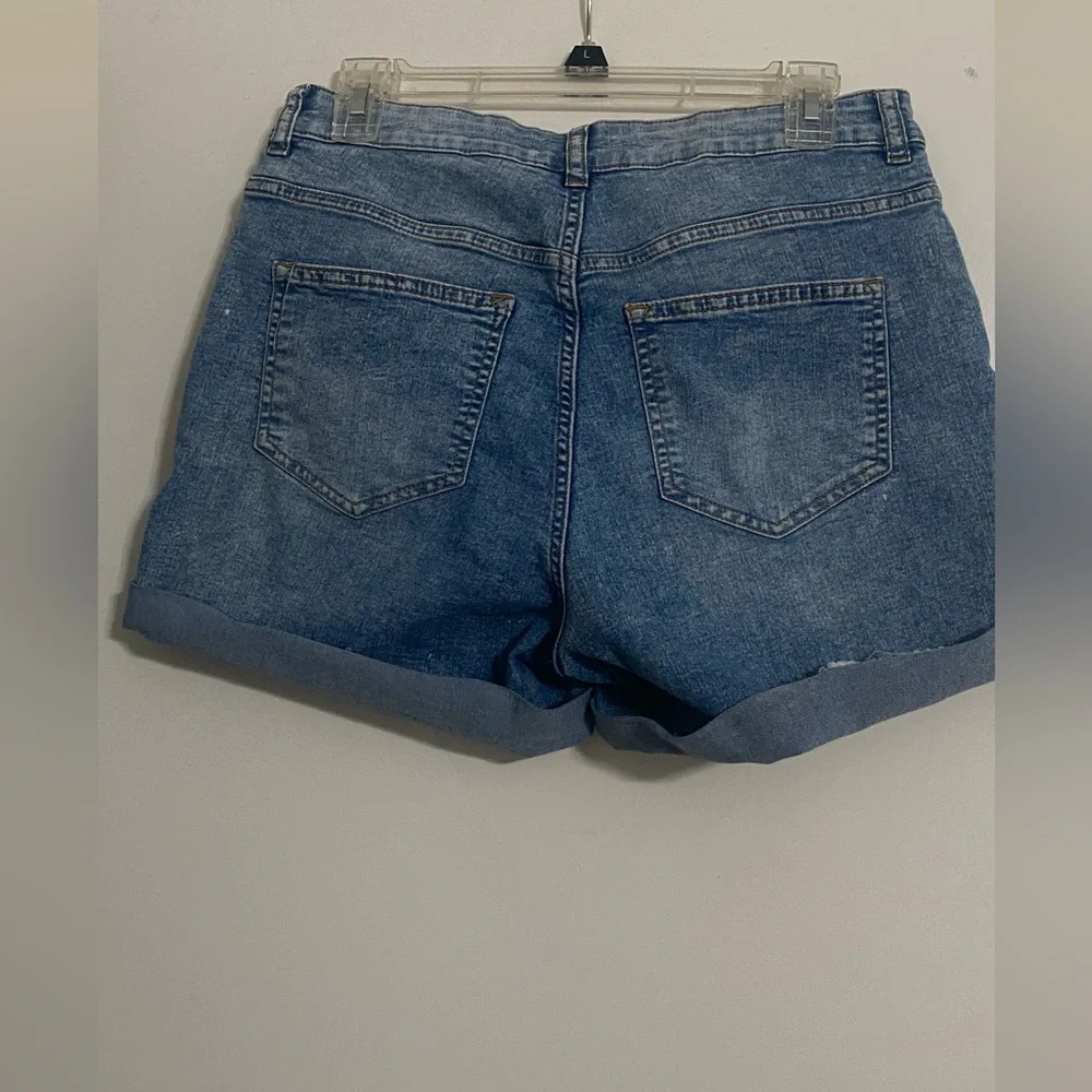 H&M Light Blue Denim Shorts - Picture 2 of 3